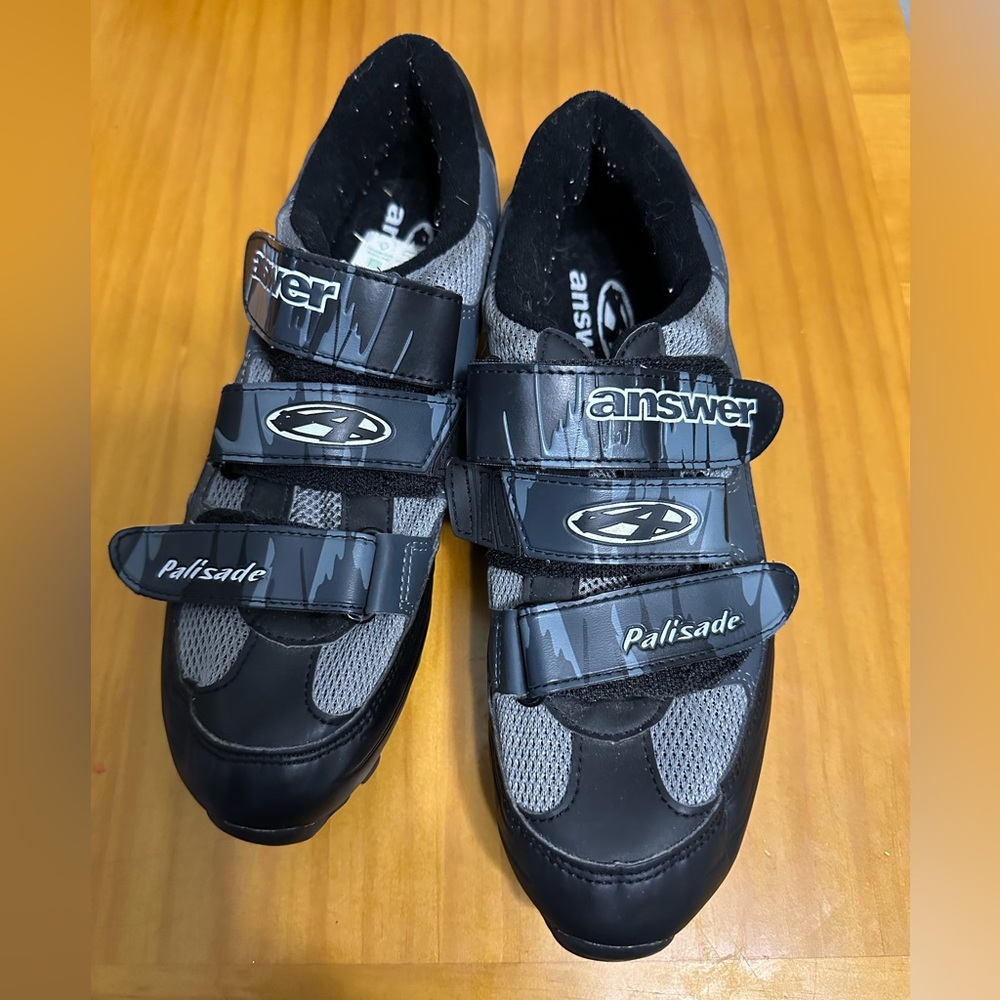 Answer Palisades Size 8 1/2 Cycle Shoes with SPD clips